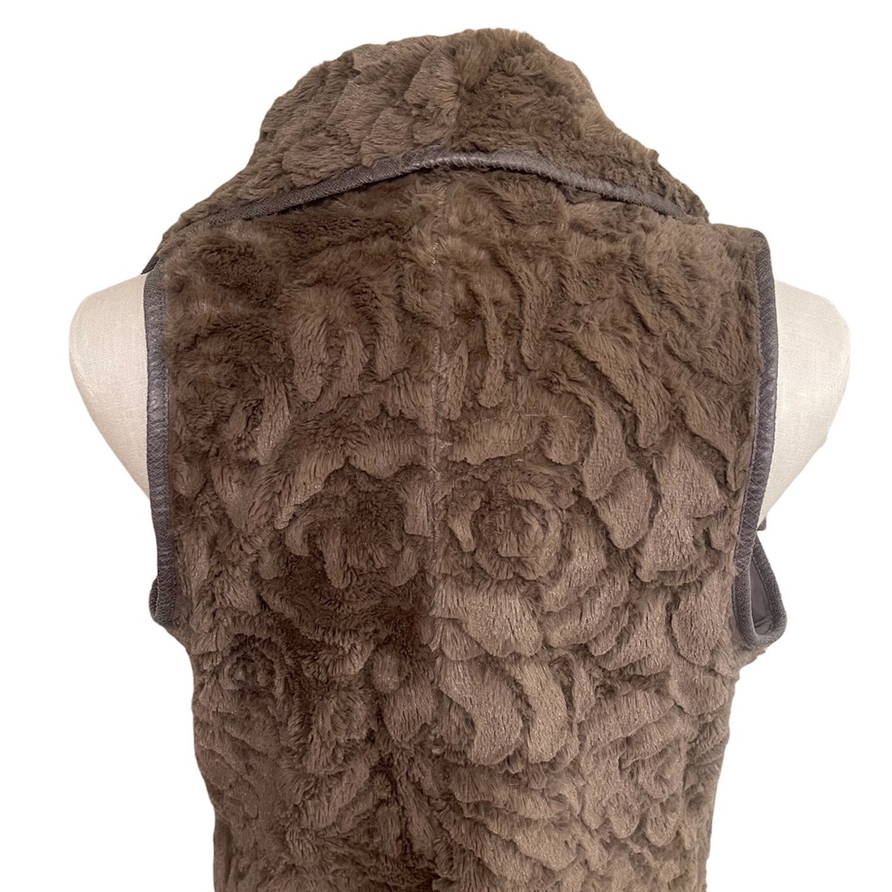 Altar'd State Sleevless Long Vest - Picture 6 of 11